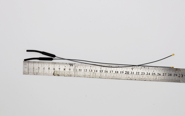 KS079-10015 2.4G 銅管內(nèi)置天線(xiàn)