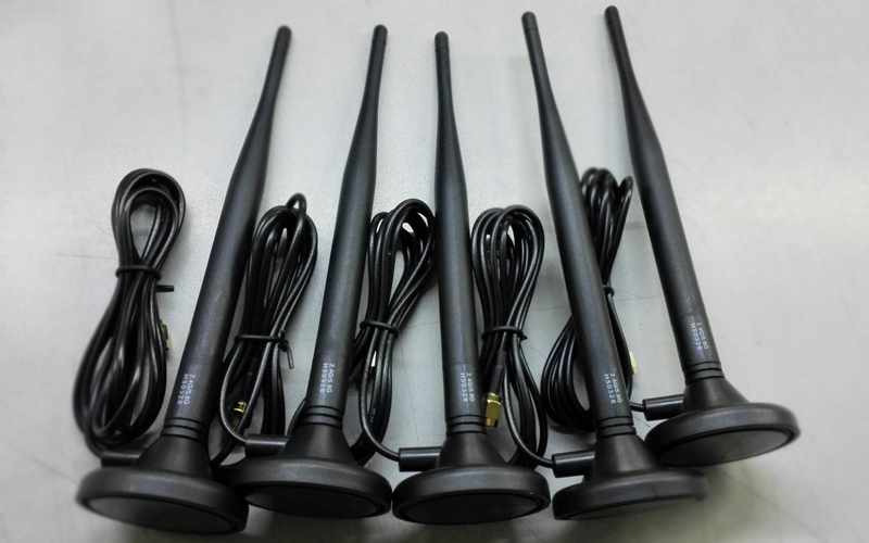 2.4g-5.8G 5DBI 瓦斯筒吸盤WiFi天線